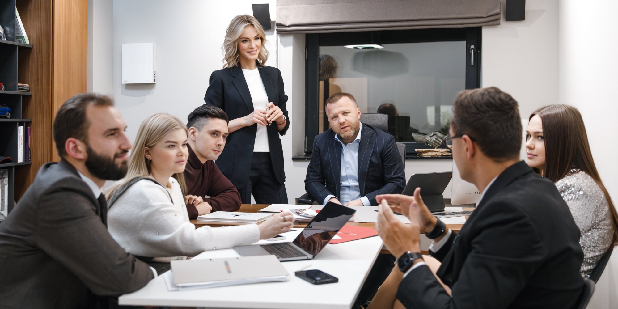 Фотография шоурума Moscow Tesla Club (2 слайд)