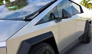 Tesla Cybertruck All-Wheel Drive серебристого цвета 2024 года фото 1