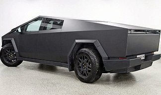 Tesla Cybertruck Cyberbeast темно-серого цвета 2024 года на 20 колёсах фото 4