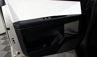 Tesla Cybertruck Foundation Series зеленого цвета 2024 года на 20 колёсах фото 5